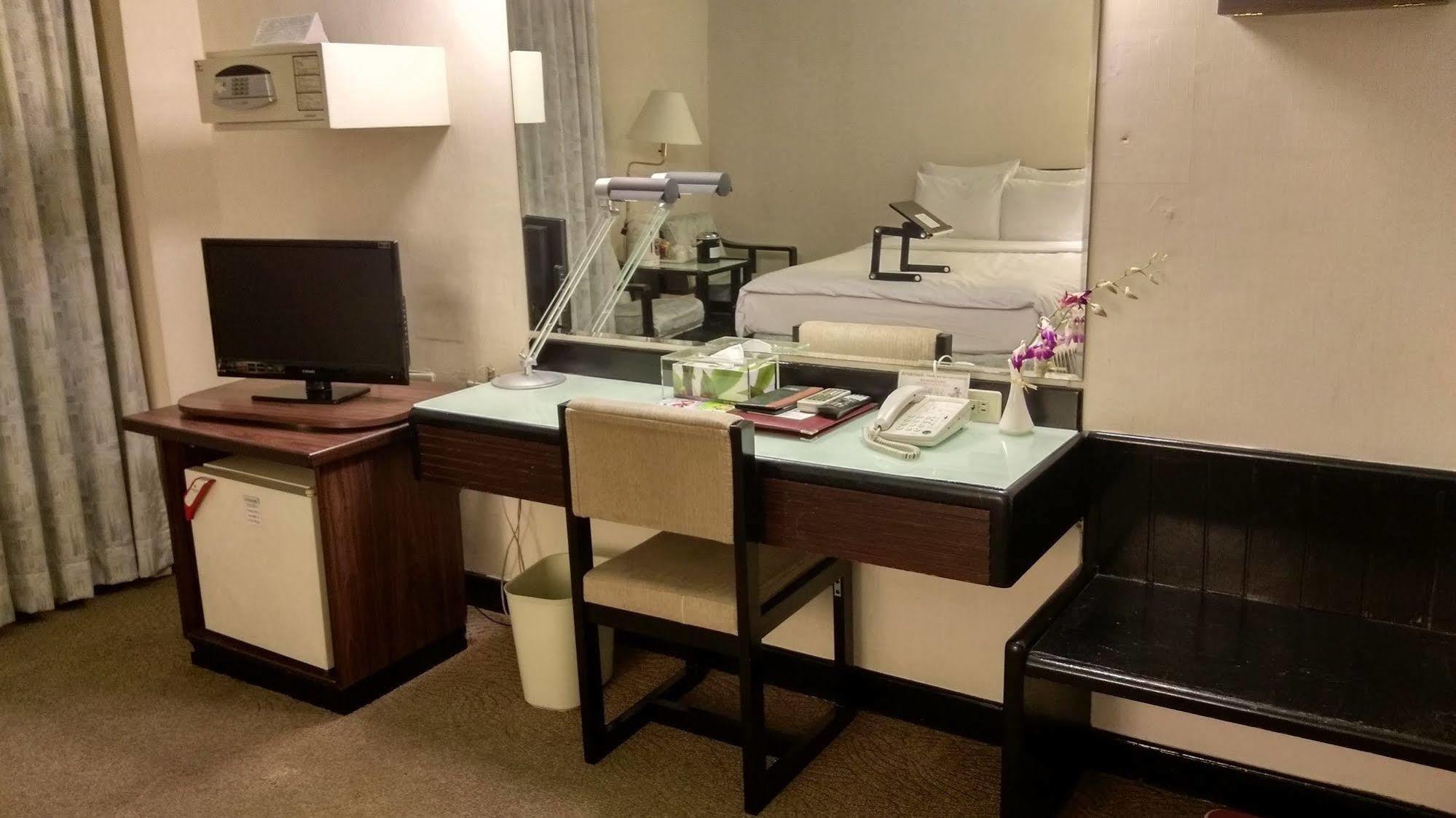The Premier Hotel Đài Nam Ngoại thất bức ảnh